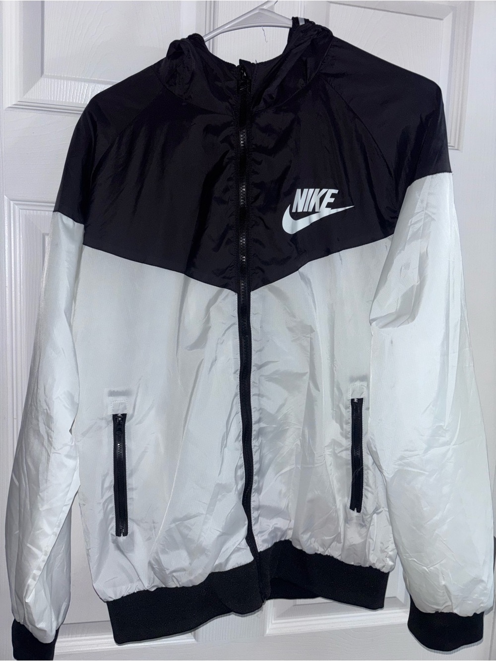 Nike Black and White Women’s Colorblock Windbreaker Jacket